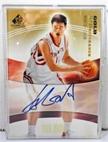 YAO MING AUTOGRAPH GOLD SIGNIFICANCE CARD