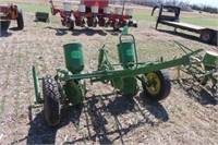 JD 290 2 Row Planter