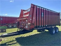 MEYER 6224 24' FORAGE WAGON