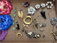 Brooches, ear rings, necklace