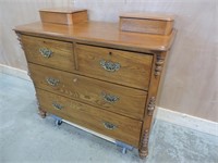 OAK 4 DRAWER DRESSER W/2 HINGED TOP STORAGE W/KEY