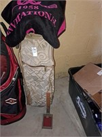 Golf bag and two golf towels