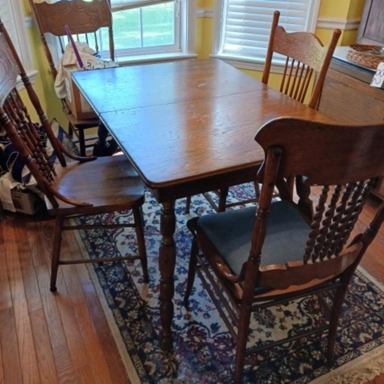 OAK TABLE & 4 CHAIRS