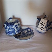 BLUE & WHITE ROOSTER COVERED DISH, BLUE & WHITE