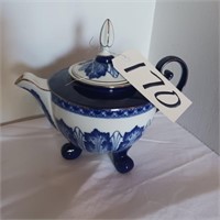 BOMBAY BLUE & WHITE FOOTED TEAPOT
