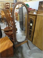 WOOD OVAL DRESSING MIRROR ON STAND