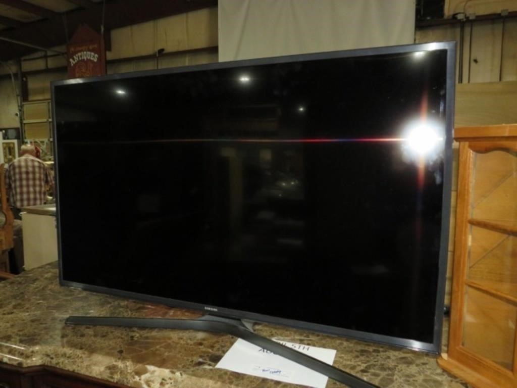 SAMSUNG 40 IN FLAT SCREEN WITH REMOTE
