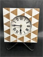 Triangle Patterned Desk Clock