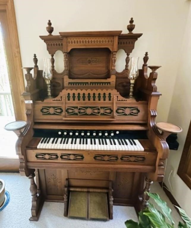 Antique Estey Pump Organ