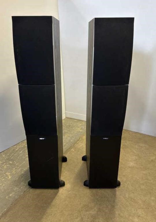 Pair Energy XL 250 speakers