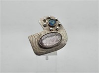 SILVER RING WITH OPAL - SIZE 6 1/4 - 19.37 GRAMS