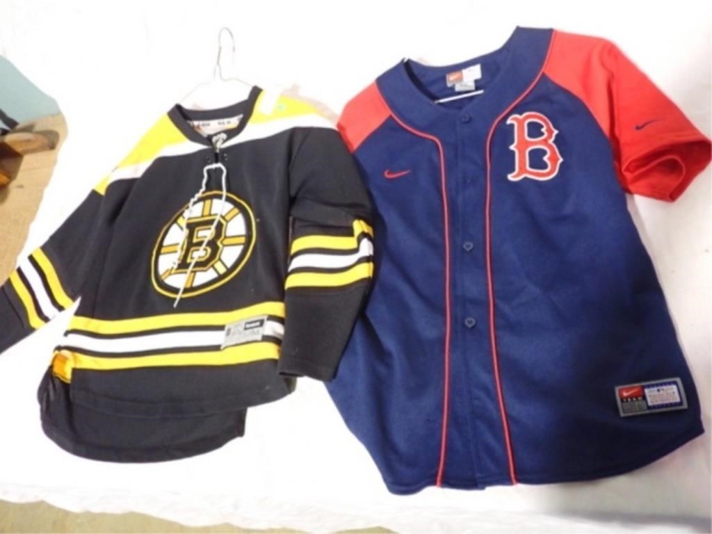 YOUTH SM BRUINS JERSEY + MED RED SOX SHIRT