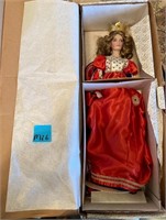 L - 24 IN  QUEEN COLLECTOR DOLL  (M26)