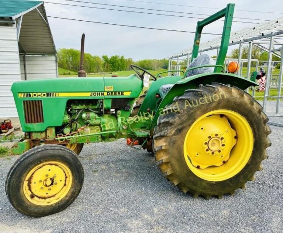 JOHN DEERE 1050 TRACTOR