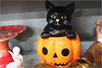 BLACK CAT & PUMPKIN COOKIE JAR - NICKS TO EAR