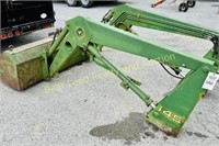 JOHN DEERE 145 LOADER