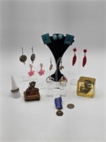 ASSORTED JEWELRY - LUCITE, WOOD