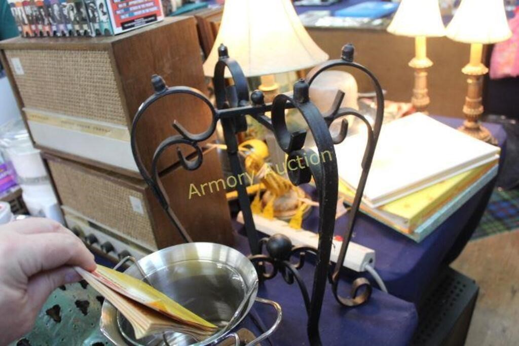 ORNATE METAL TABLE STAND