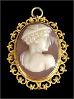 14K Gold Cameo Pendant / Brooch