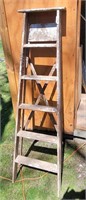 6' Wood Fold-Out Ladder
