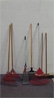 Yard Tools (5 Rakes & 2 Brooms)