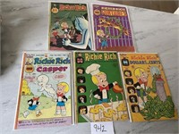 Lot of 5 Richie Rich Bronze Age Comic Books