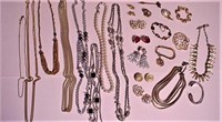 SARAH COVENTRY Lot of 30 Pcs Necklaces Bracelets