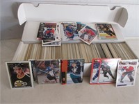 LARGE LOT COLLECTABLE HOCKEY CARDS
