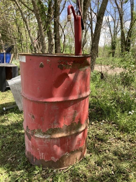 55 GALLON METAL DRUM WITH HAND PUMP