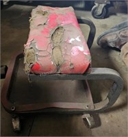 Mechanic rolling chair - square red with tray - in