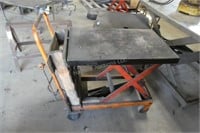 Hydraulic lift cart - in shop