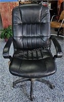 Office chair with arms - black fake leather