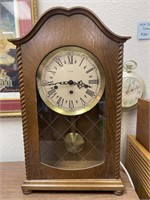 Vintage wooden Winding Desk Clock, Works