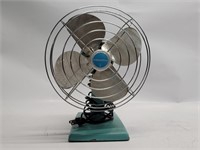 Vintage Eskimo Desk Fan, Model 081005