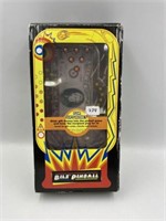 VINTAGE MONEY / GIFTCARD PINBALL GAME IN BOX (BOX