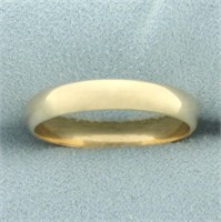 Mens Classic Wedding Band Ring in 14k Yellow Gold