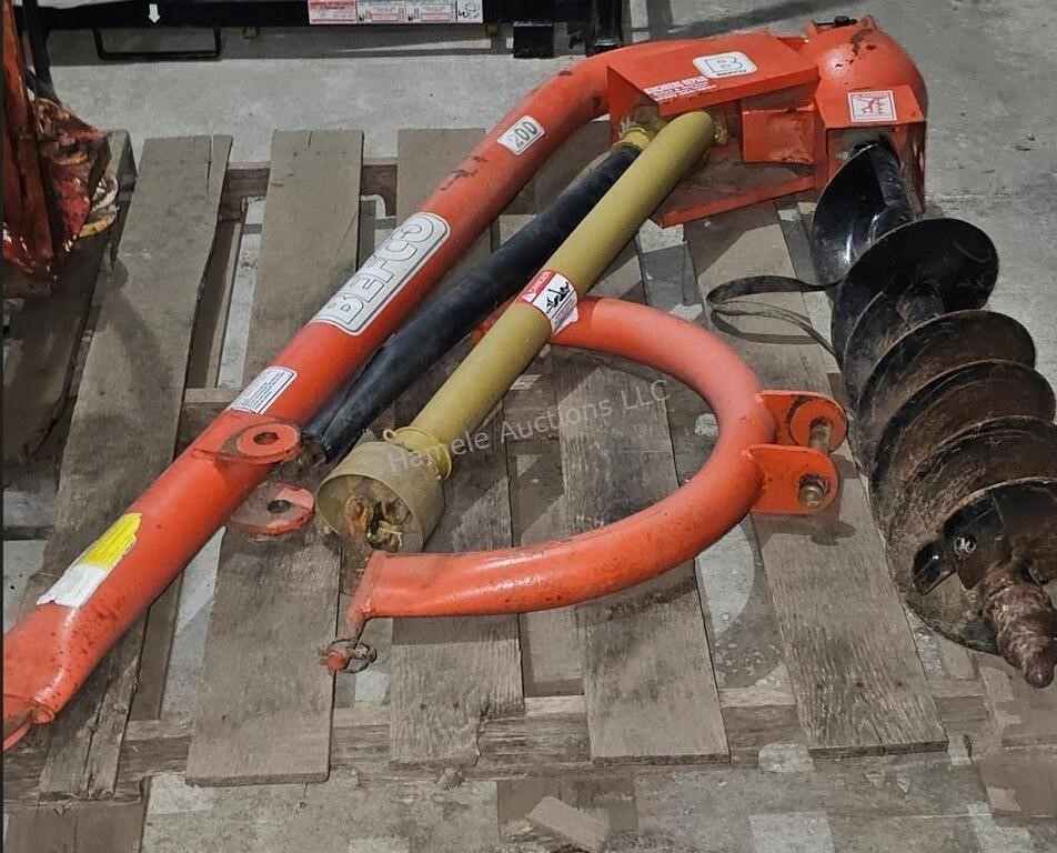USED post hole digger - 3 point 9" auger
