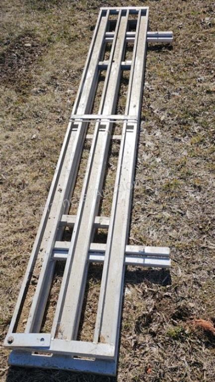 Aluminum trailer side racks - horizontal rails - 1