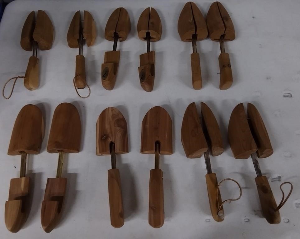 6 Pairs of Wooden Shoes Stretchers
