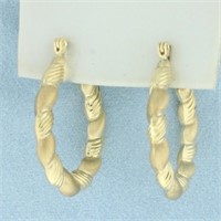 Matte and High Polish Finish Scalloped Hoop Earrin