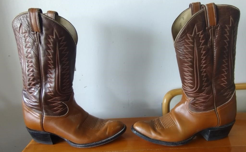 Tony Lama Cowboy Boots size 8