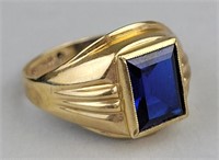 18K Gold & Blue Stone Ring.