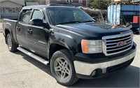 2008 GMC Sierra 1500 Crew Cab Z71 4 x 4 Truck. V8