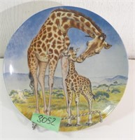 Knowles " A Kiss for Mother"  collector plate 8"
