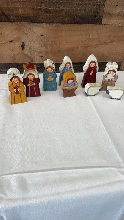 Wooden Manger Figures - Country