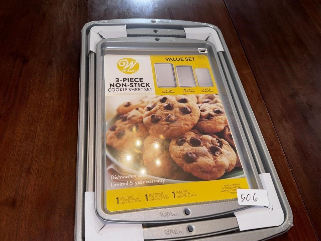 BRAND NEW SHEET PANS