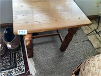 SOLID WOOD END TABLE