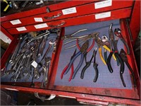 DRAWER OF TOOL CHEST CONTENTS