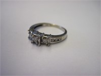 14K White Gold Diamond Ring Size 5.5