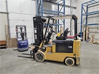 6000 pound electric forklift moves needs battery